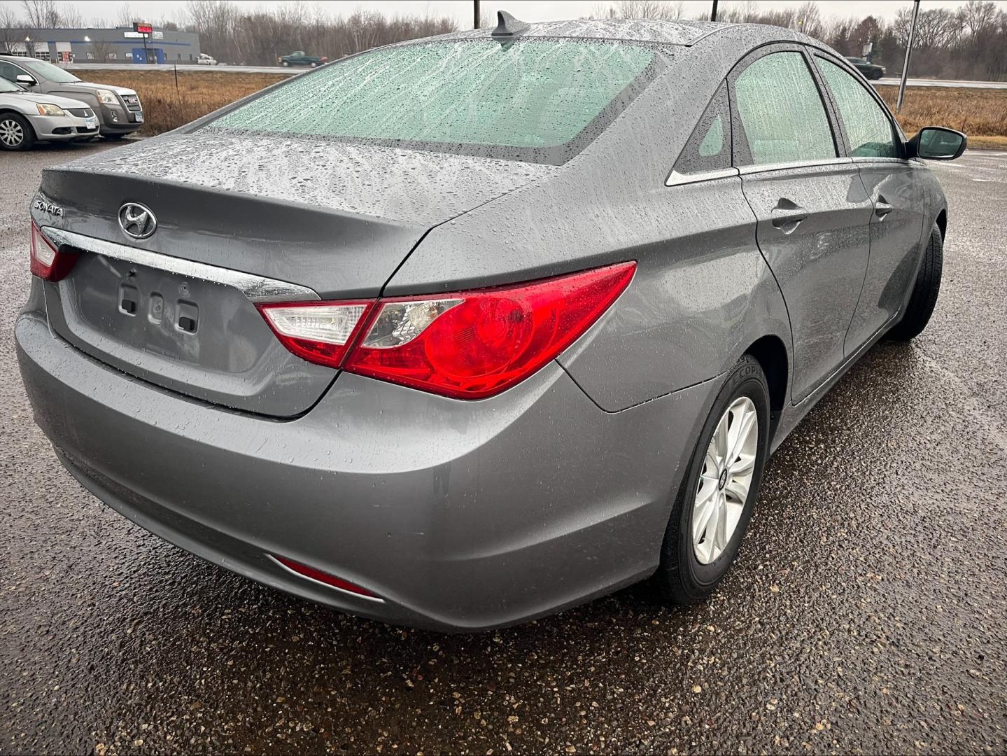 2013 Hyundai Sonata (5NPEB4AC2DH) , located at 17255 hwy 65 NE, Ham Lake, MN, 55304, 0.000000, 0.000000 - Photo#4